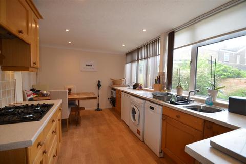 15 Oak Drive, Henlow, SG16 6BX