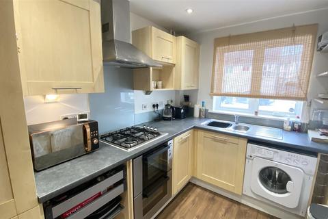 2 bedroom terraced house to rent, Crossfield Walk, Holborough Lakes, ME6 5SE