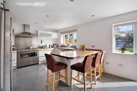 1a Orchard Way, Ashford, TW15 3AU
