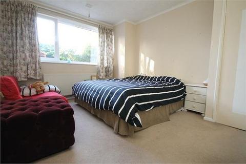 2 bedroom flat for sale, Strawberry Lane, CARSHALTON