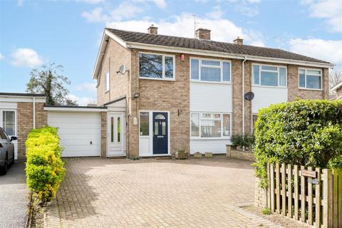 3 bedroom semi-detached house for sale, The Green, Stotfold SG5 4AN