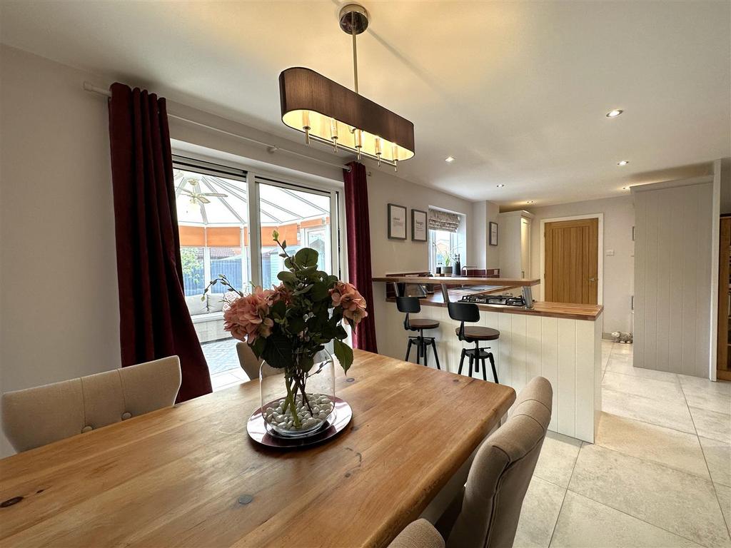 Open-Plan Dining Kitchen 079