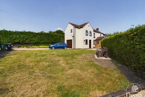 3 bedroom detached house for sale, The Close, Broadwell, Coleford
