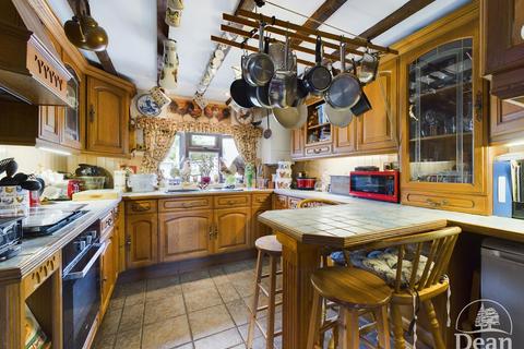 3 bedroom detached house for sale, The Close, Broadwell, Coleford