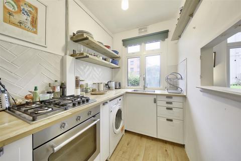 2 bedroom flat for sale, Brixton Hill Court, Brixton SW2
