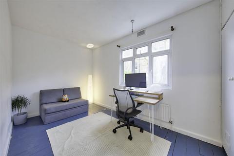 2 bedroom flat for sale, Brixton Hill Court, Brixton SW2