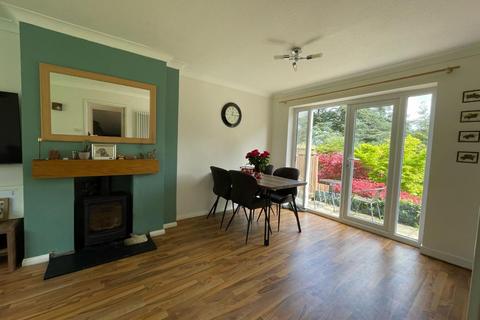 3 Hardings Drive, Dursley, GL11 4LP