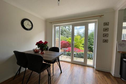 3 Hardings Drive, Dursley, GL11 4LP