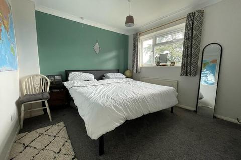 3 Hardings Drive, Dursley, GL11 4LP