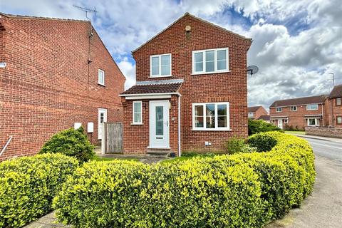 3 bedroom detached house for sale, The Fairway, Sherburn In Elmet, Leeds, LS25