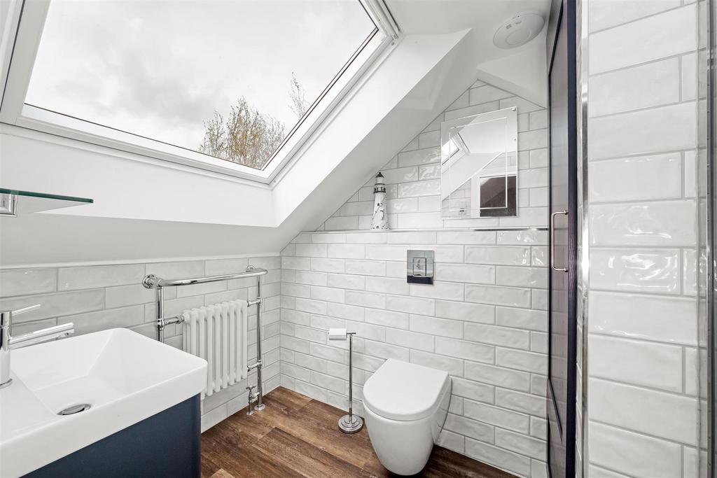 Ensuite shower room   second floor