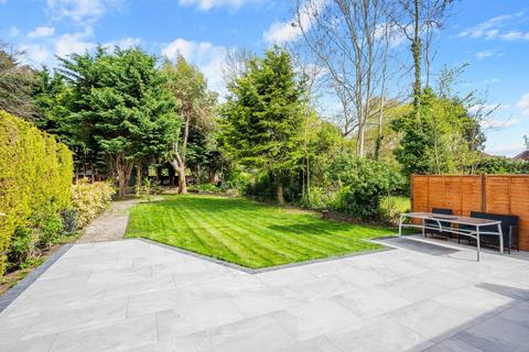326 Kingston Road, Epsom, KT19 0SU