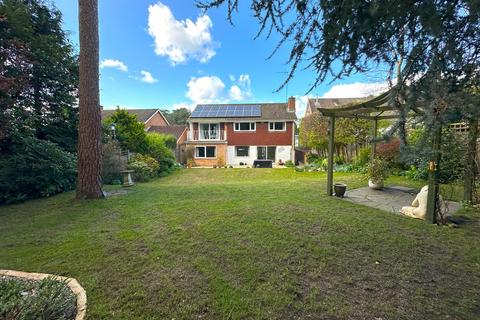 4 bedroom detached house for sale, Roundway, CAMBERLEY GU15
