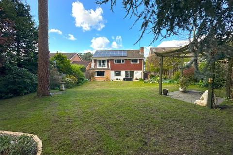 4 bedroom detached house for sale, Roundway, CAMBERLEY GU15