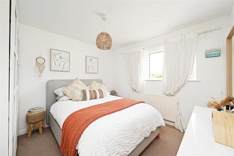 1 Burns Drive, Dronfield, S18 1NJ