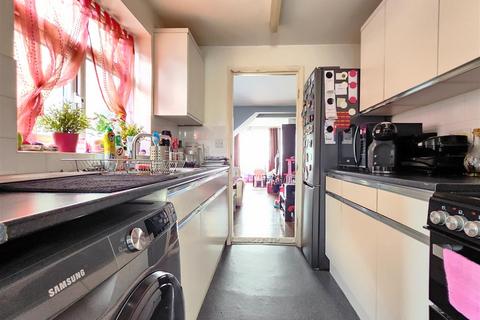 2 bedroom terraced house for sale, Mandeville Road, Enfield