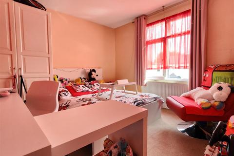 72 Mandeville Road, Enfield, EN3 6SL