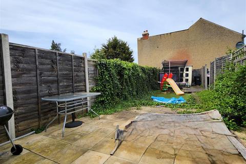 72 Mandeville Road, Enfield, EN3 6SL