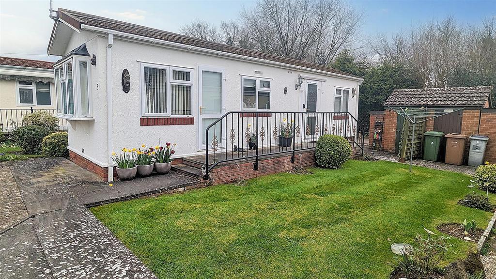 Eaves Green Park, Meriden, Coventry 1 bed park home £85,000