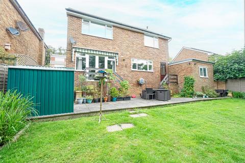 4 bedroom detached house for sale, Henderson Close, Hastings