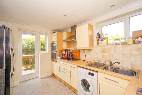 2 bedroom flat for sale, Avondale Court, Avondale Road, St. Leonards-On-Sea