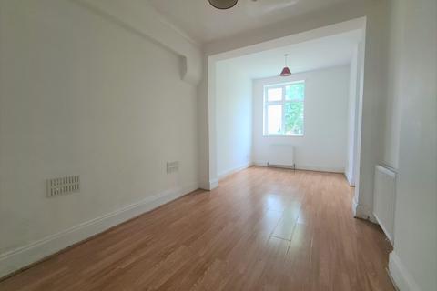 2 bedroom flat for sale, North Circular Road, London, NW10