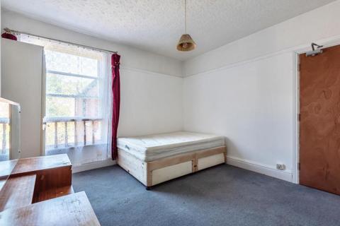 1 bedroom house to rent, Tunnard Street, Boston