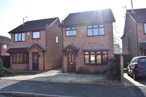 3 bedroom detached house to rent, Falcon Drive, Coppenhall, Crewe