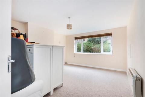 Flat 5, Cambridge Court Cambridge Road, London, SW20 0SG