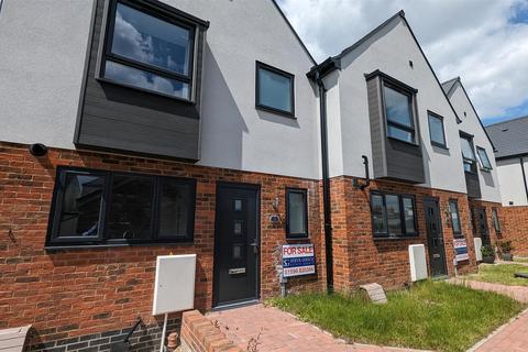 3 bedroom terraced house for sale, Blacksmith Way, Lydney GL15