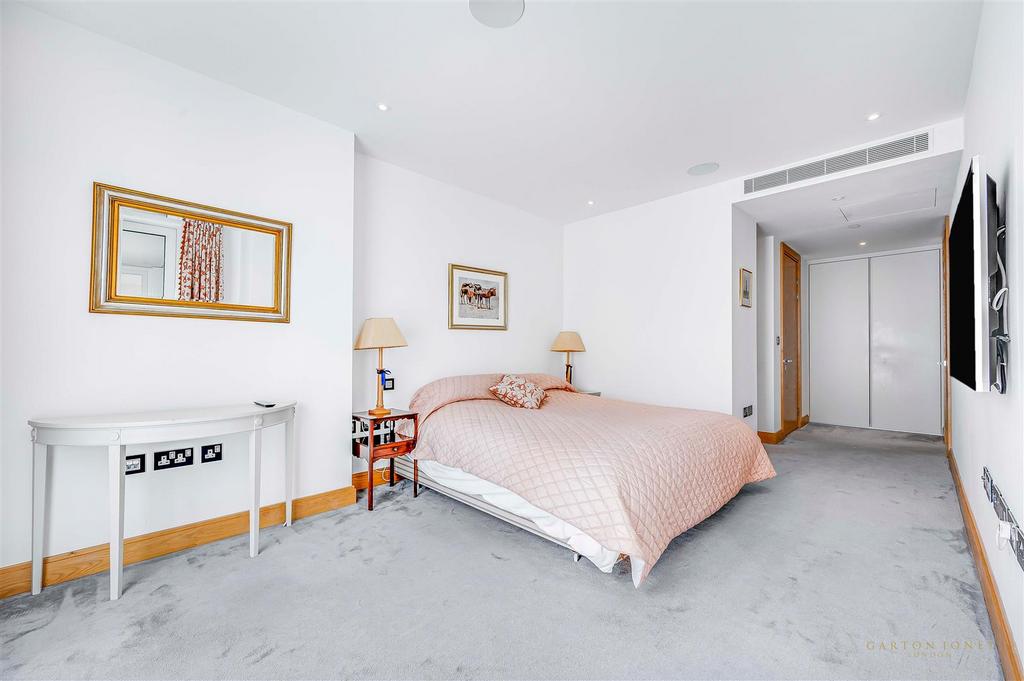 Bedroom.JPG