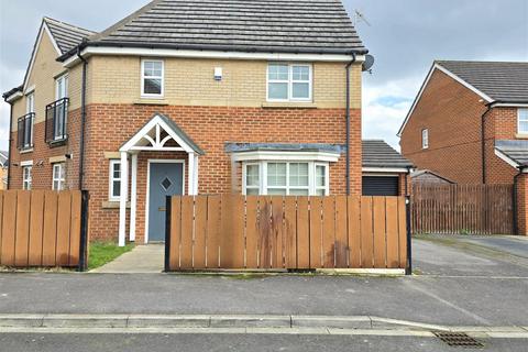 3 bedroom semi-detached house to rent, Rona Gardens, Thornaby, Stockton-On-Tees