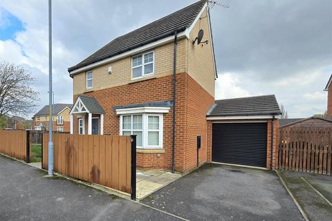 3 bedroom semi-detached house to rent, Rona Gardens, Thornaby, Stockton-On-Tees
