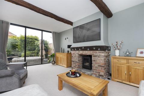 4 bedroom semi-detached house for sale, The Old Woodyard, Wakefield WF4
