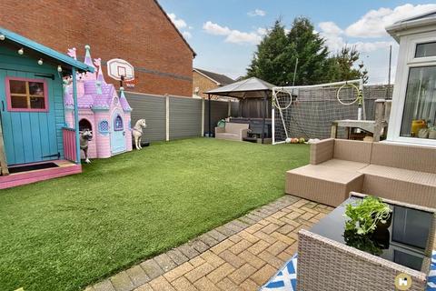 18 Billingham Close, Wakefield, WF2 0TR