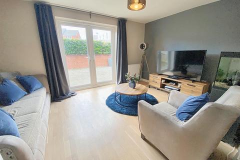 90 Bradfield Way, Dudley, DY1 4FB