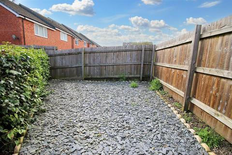 90 Bradfield Way, Dudley, DY1 4FB