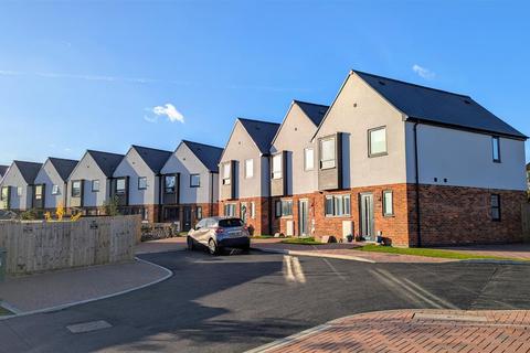 3 bedroom terraced house for sale, Blacksmith Way, Lydney GL15