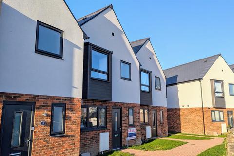 3 bedroom terraced house for sale, Blacksmith Way, Lydney GL15