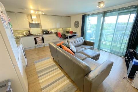 2 bedroom apartment for sale, Compair Crescent, Ipswich
