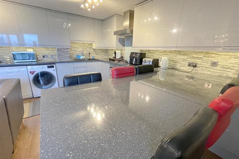 45 Compair Crescent, Ipswich, IP2 0EH