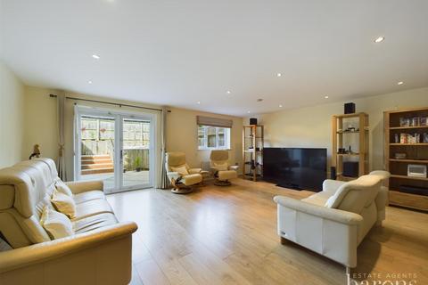50 Cliddesden Road, Basingstoke, RG21 3ER