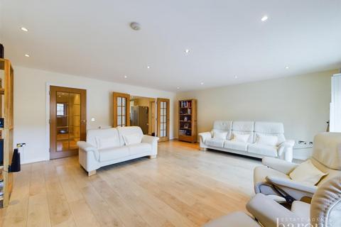 50 Cliddesden Road, Basingstoke, RG21 3ER