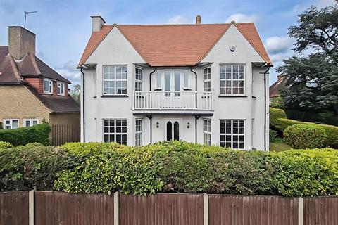 York Cottage Widecroft Road, Iver, SL0 9QD