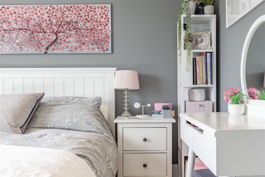 Bed 1 4.jpg