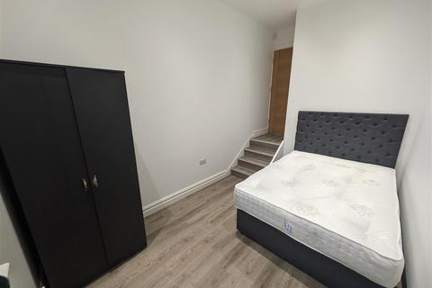 1 bedroom flat to rent, Wilmslow Road, Withington, Manchester