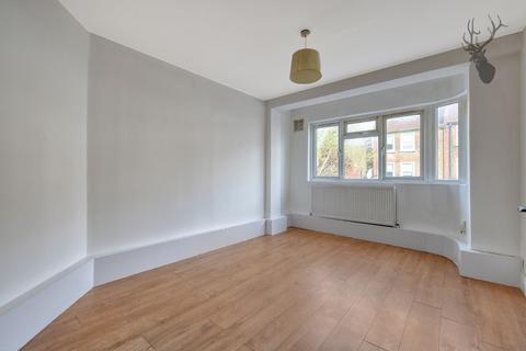 3 bedroom flat for sale, Bridge Court, Leyton