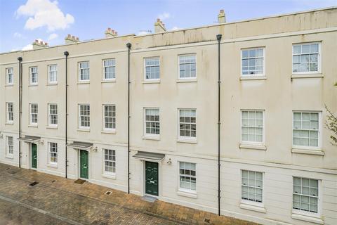 4 bedroom terraced house for sale, Falcon Road, Plymouth