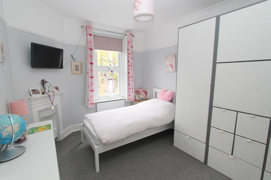 Bed 3.jpg
