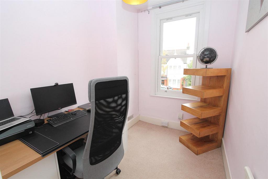 Bedroom 4.JPG